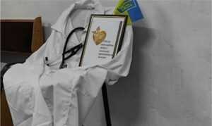 Посвіт пам’яті: Вільнянська лікарня вшанувала загиблих колег
